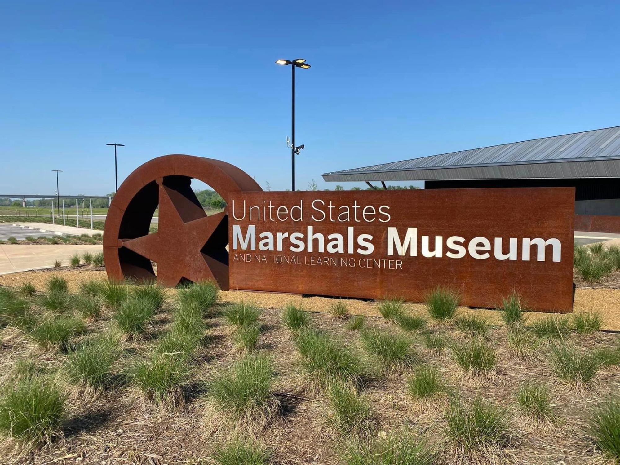 Old Fort Loft King & Queen Suites Nearest Accomodation To Marshals Museum Power Your Ev For Free! 포르 스미스 외부 사진